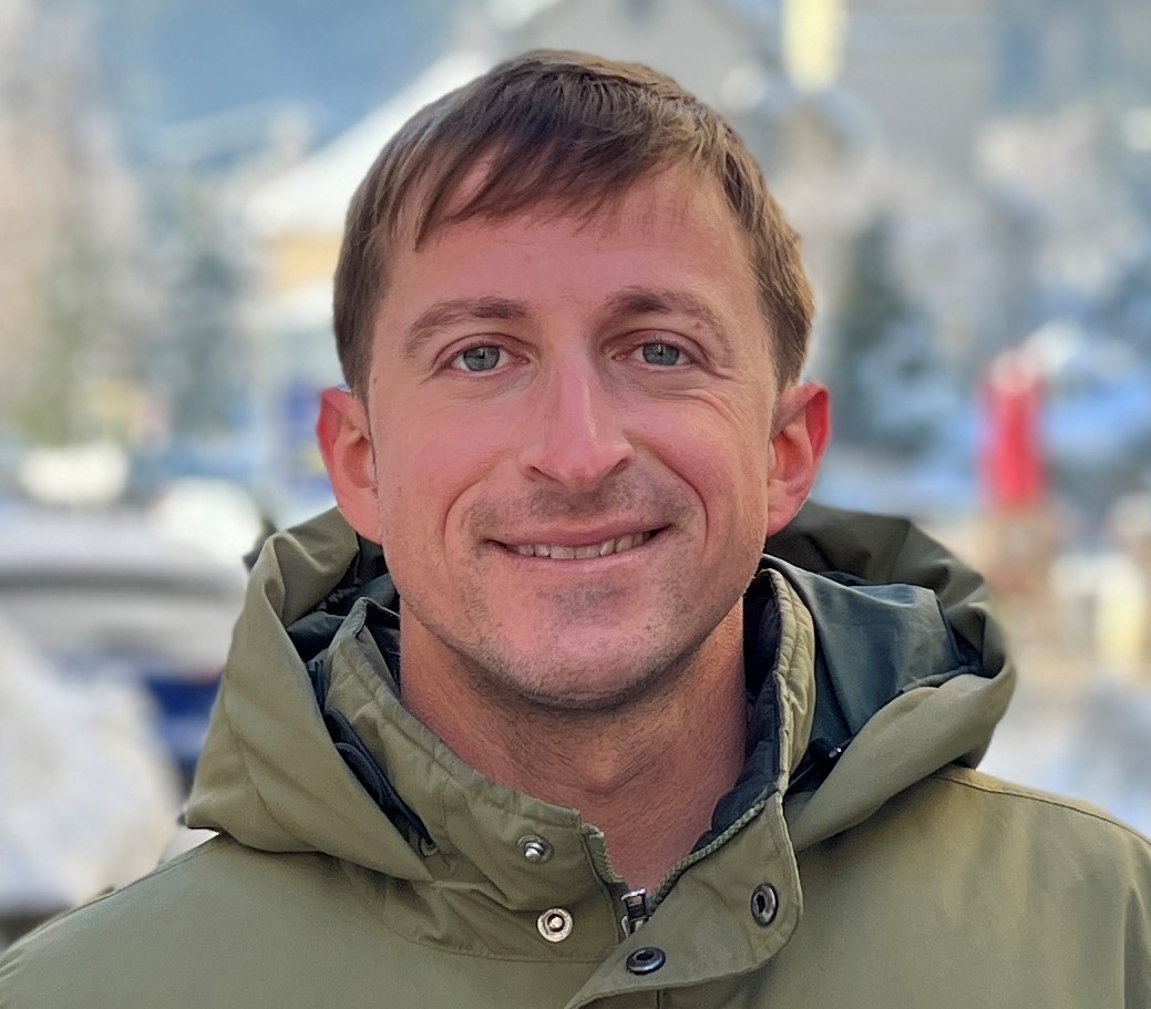 Mark Seelos headshot